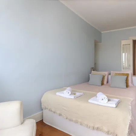 Chiado Views By Homing Apartamento *